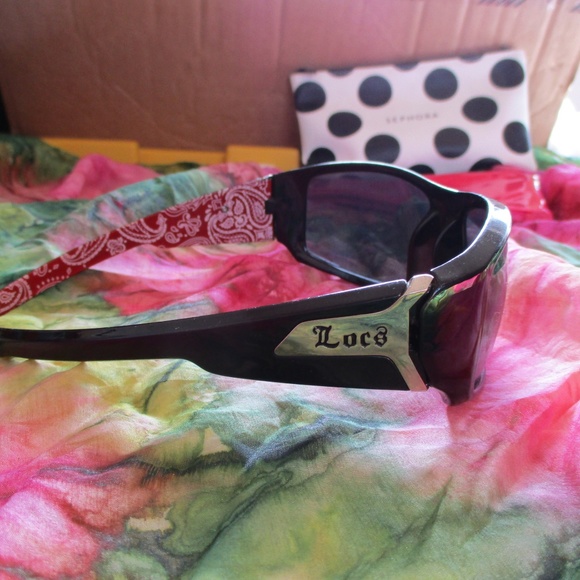 Black & Red Bandana Locs - Picture 2 of 4